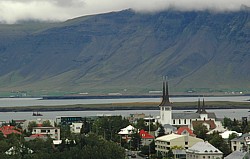 berschaubar: Alt-Reykjavik, gesehen vom Warmwasserspeicher Perlan 