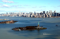 Wachposten westlicher Freiheit: Liberty Island vor Manhattan
