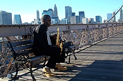 Bridge Blues: Unterhaltung auf der Brooklyn Bridge