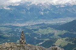 Blick auf Innsbruck und Karwendel vom Serles